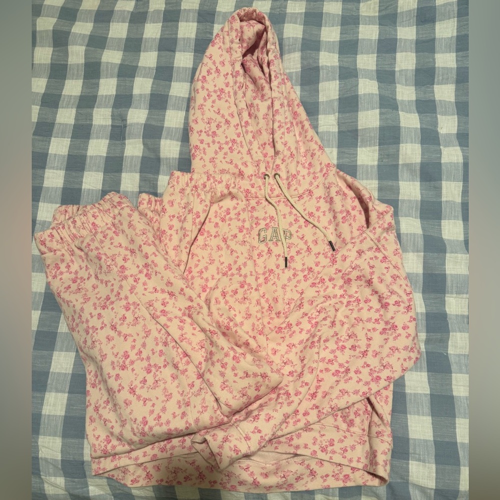 GAP X LoveShackFancy sweat set